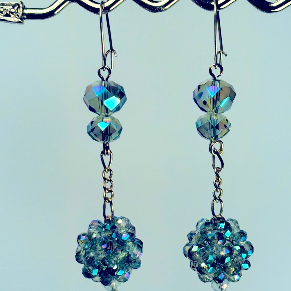 Earrings Pierced Handcrafted Unique Design Teal Faceted Beads on Silver Chain 😃